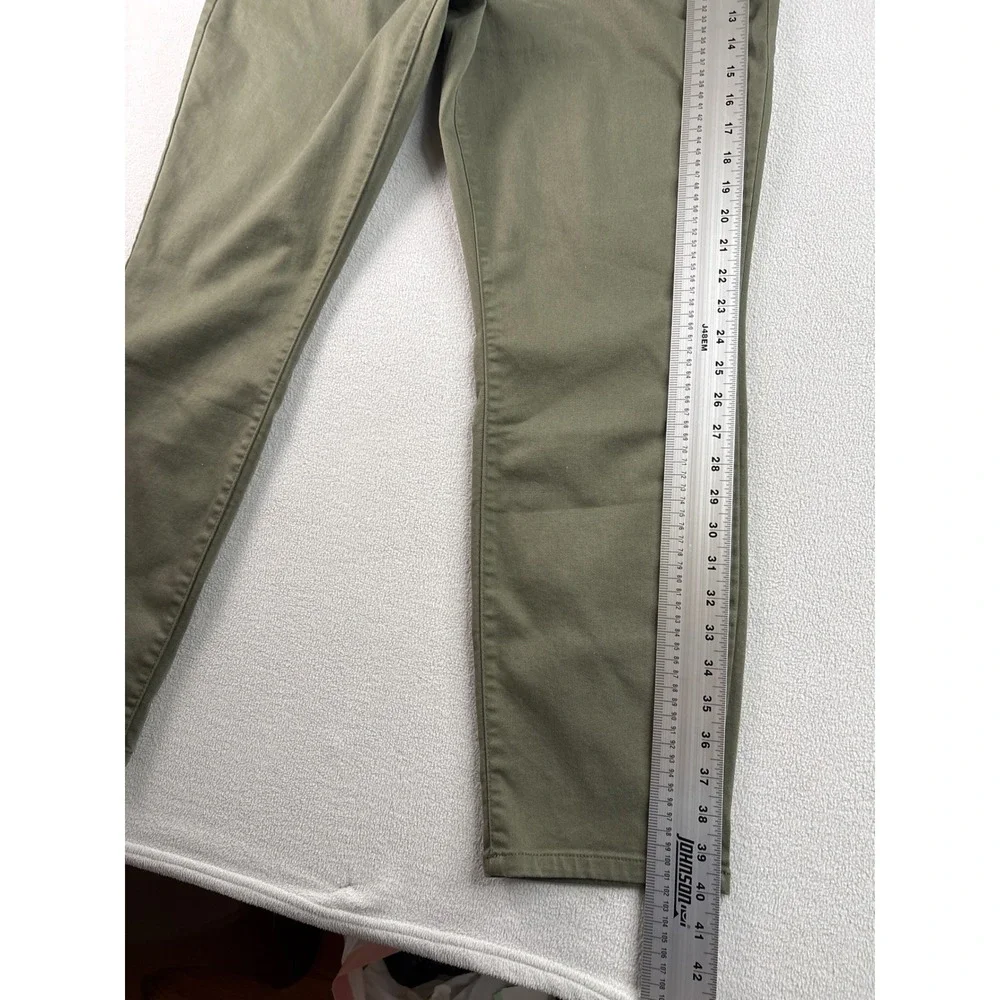 Tommy Hilfiger discover versatile